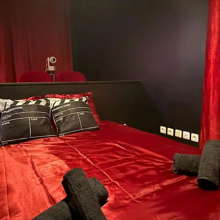 Le 7emeart-cinema Room-grand Ecran-netflix-centre Perpignan